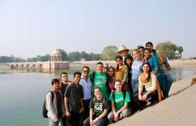 News 4 Benefits of Volunteering While Studying Abroad for College Students
