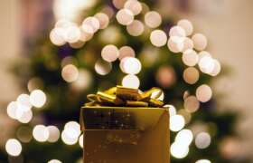 News 5 Ways to Give Back This Holiday Season for College Students