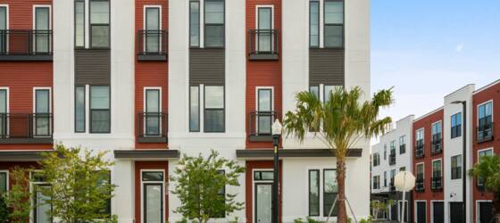 Southeastern Housing Mirrorton Apartments for Southeastern University Students in Lakeland, FL