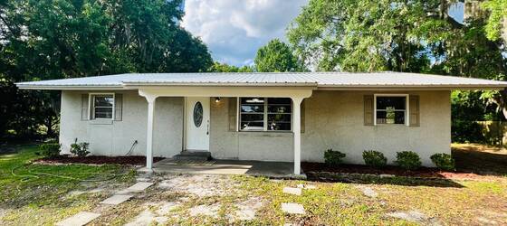 St Johns River State College Housing Cozy 3 bed 2 bath home on land. for St Johns River State College Students in Palatka, FL