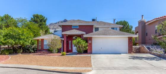 El Paso Community College District Housing Home For Rent - Vibrant 2-Story Westside Rental Home w/ Refrigerated Air and Jacuzzi! for El Paso Community College District Students in El Paso, TX