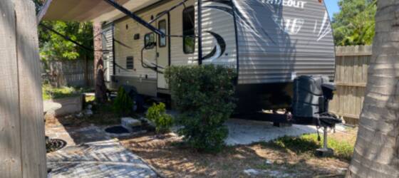 Edison Housing Private 2/1 Camper Close to Everything for Edison State College Students in Fort Myers, FL