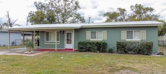 Full Sail Housing Charming 3-bedroom, 2-bathroom house in the prime location of Winter Park for Full Sail University Students in Winter Park, FL