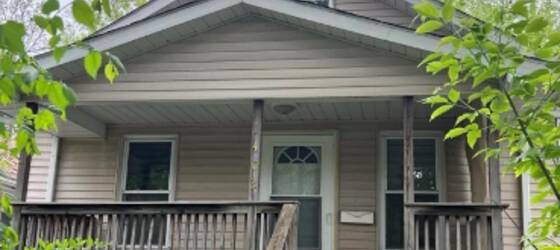 Sharps Academy of Hair Styling Housing Charming 2 Bed Home in Flint - Available 2024-02-25 - $1200/month for Sharps Academy of Hair Styling Students in Grand Blanc, MI