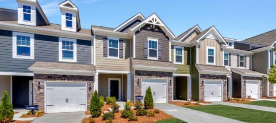 Wingate Housing Modern 3 Bed Townhouse in Monroe | 2.5 Baths | Available 3/30 for Wingate University Students in Wingate, NC
