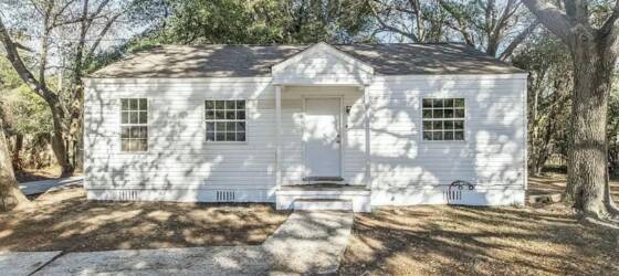 MGC Housing Charming 3-Bedroom Home in Prime Location near Robins AFB for Middle Georgia College Students in Cochran, GA