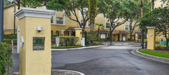 Rollins Housing Large 1 Bedroom with Garage for Rollins College Students in Winter Park, FL