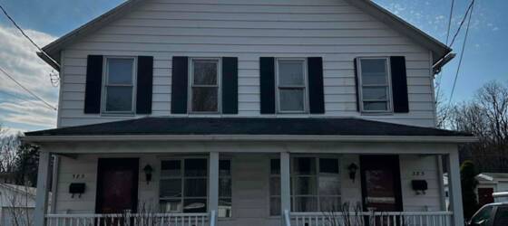 Dallas Housing Three bedroom one bathroom available for rent for Dallas Students in Dallas, PA