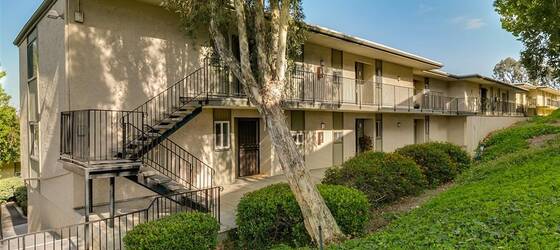 UCSD Housing Just Renovated, Condo w/ Balcony, In-Unit Lndry, Garage, Pool and Spa! for UC San Diego Students in La Jolla, CA