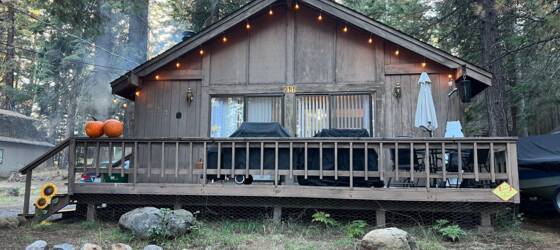 FRC Housing CABIN FOR RENT IN LAKE ALMANOR COUNTRY CLUB for Feather River College Students in Quincy, CA