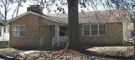 Evangel Housing 1185 S Kimbrough 3 bed 2 bath Near MSU and Phelps Grove Park for Evangel University Students in Springfield, MO