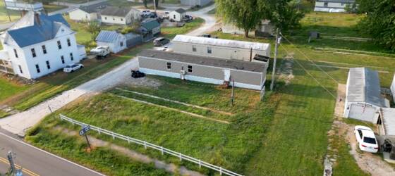 Mizzou Housing Spacious 3 Bed/2 Bath Unit Mobile Home in Jamestown - $400/mo lot rent. Rent to own and financing. for University of Missouri Students in Columbia, MO