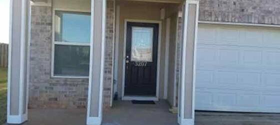CCC Housing Spacious, beautiful, 3 bedroom, 2.5 bath, walk in closets, double garage, fenced yard, a home! for Calhoun Community College Students in Tanner, AL