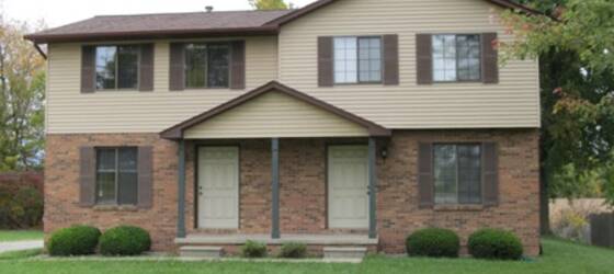 Kettering Housing Town House 2 Bedroom, Durand Wooded Lot for Kettering University Students in Flint, MI