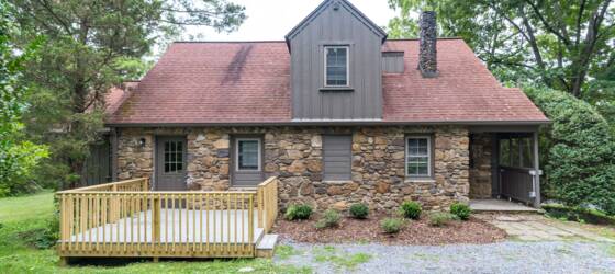 Tennessee Housing Charming 4 bedroom stone cottage for Tennessee Students in , TN