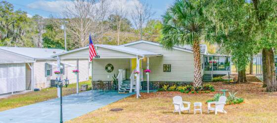 Lake-Sumter State College Housing WOW!!! BEAUTIFULLY UPDATED 3-TO-6-MONTH MOUNT DORA 55+ RENTAL! for Lake-Sumter State College Students in Leesburg, FL