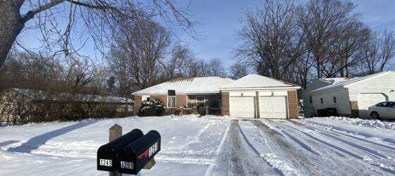 Calvin Housing Spacious 3 Bed 2 Bath Duplex Homes in Kentwood for Rent for Calvin College Students in Grand Rapids, MI