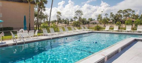 Wolford College Housing Condo to Rent - 5miles from the beach and Downtown for Wolford College Students in Naples, FL