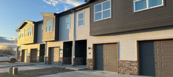 Mesa Housing NEW BUILD - ONE MONTH FREE MOVE-IN SPECIAL for Colorado Mesa University Students in Grand Junction, CO