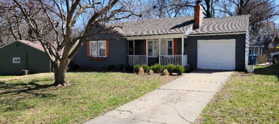 Avila Housing Four bedroom, 3 full bath home with extras located in Prairie School and SME attendance areas. for Avila University Students in Kansas City, MO