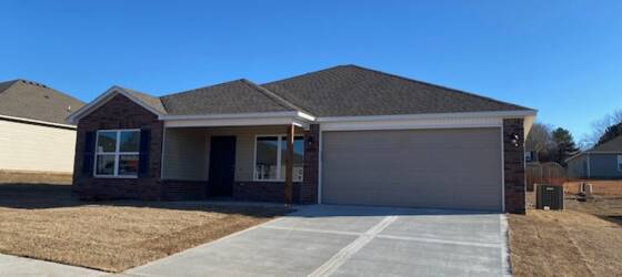Fayetteville Housing Single Family Home 4 bed, 2 bath available for Rent in Fayetteville,AR for Fayetteville Students in Fayetteville, AR