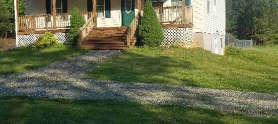 Sweet Briar Housing Lovely Home for rent in Appomattox! for Sweet Briar College Students in Sweet Briar, VA