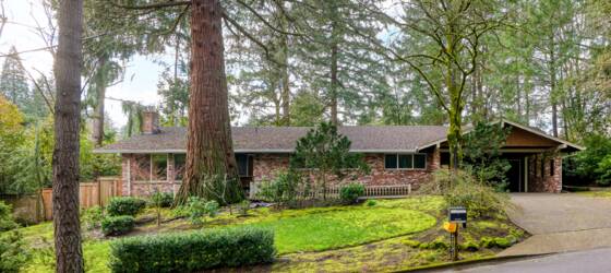 MHCC Housing Charming 3 Bed/2 Bath Single-Story Home Amidst Lake Oswego's Redwoods for Mt. Hood Community College Students in Gresham, OR