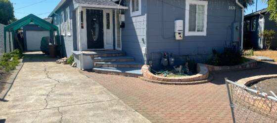 Dominican Housing 3 bed 2 Bath Quiet, Safe Cozy San Pablo Home for rent for Dominican University of California Students in San Rafael, CA