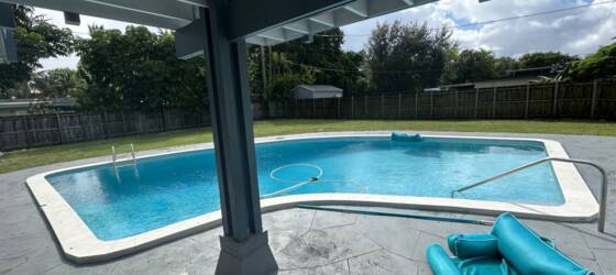 University of Miami Housing TWO ROOMS AVAIL. in 5B/3b pool house (SPRING SEMESTER) for University of Miami Students in Coral Gables, FL