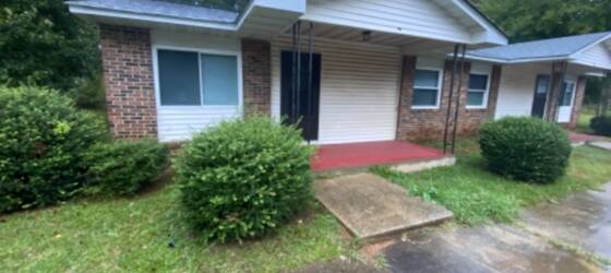 Piedmont Technical College  Housing Renovated 2 bedroom apartment for rent for Piedmont Technical College  Students in Greenwood, SC